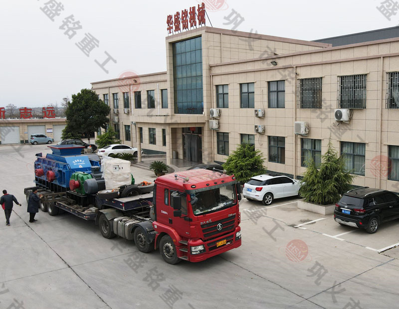 時(shí)產(chǎn)200噸對(duì)輥液壓制砂機(jī)，處理鵝卵石、石灰石的出砂效果怎么樣呢？