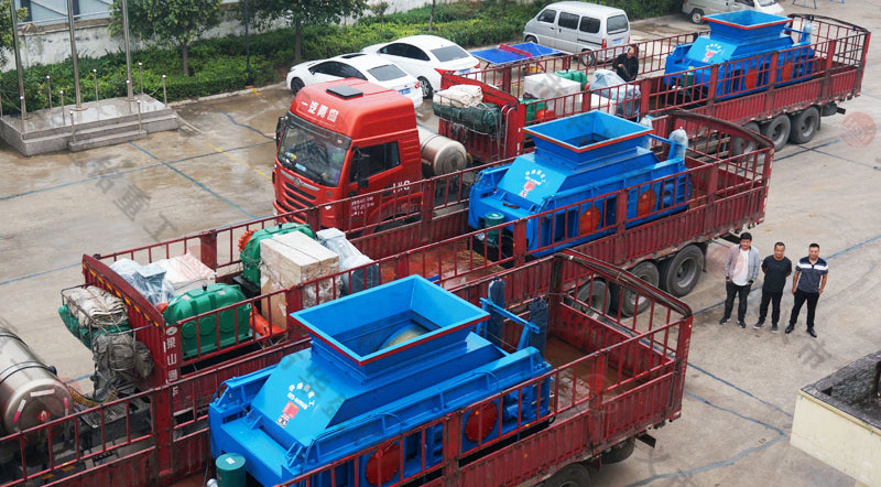 3mm以下對(duì)輥破碎機(jī)多少錢？對(duì)輥破碎機(jī)實(shí)體廠家可看客戶現(xiàn)場(chǎng)